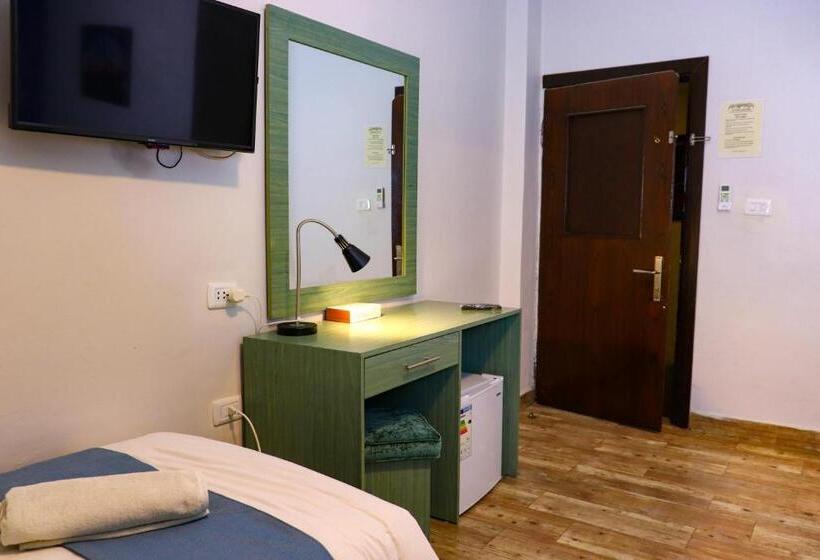 اتاق استاندارد سه نفره, The Sydney