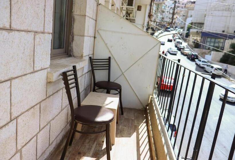 اتاق لوکس با بالکن, The Sydney