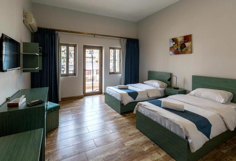 اتاق لوکس با بالکن, The Sydney