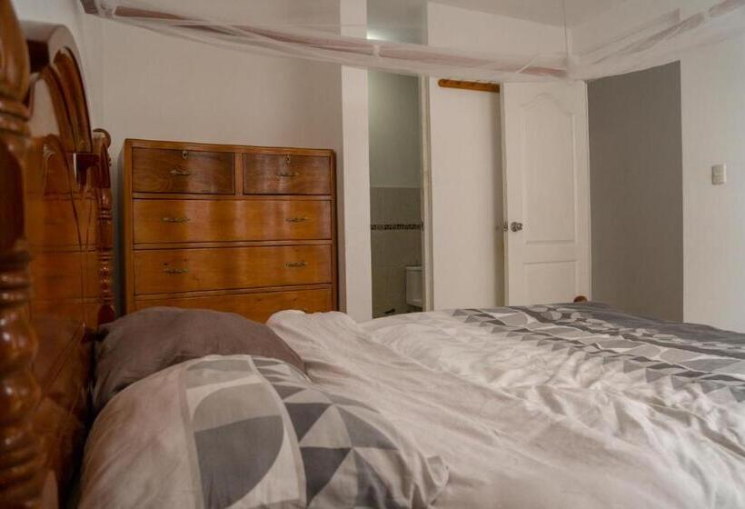 غرفة قياسية, Bravo Surf Camp