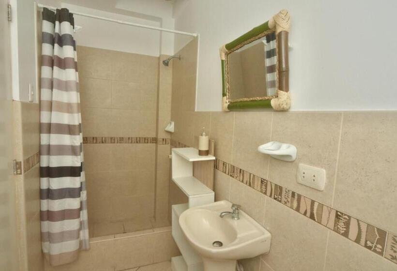 غرفة ديلوكس, Bravo Surf Camp