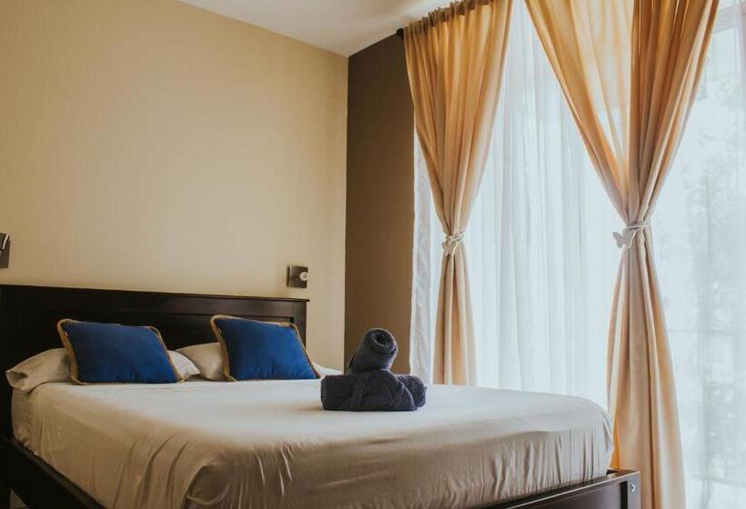 غرفة قياسية مزوَّدة بشُرفة, Casa De Lis Hotel & Tourist Info Centre