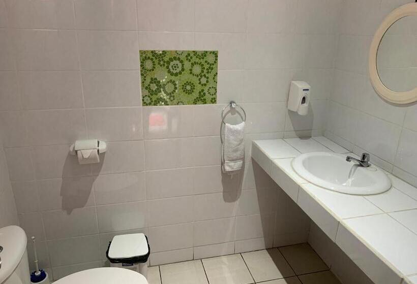 غرفة قياسية مزوَّدة بشُرفة, Casa De Lis Hotel & Tourist Info Centre