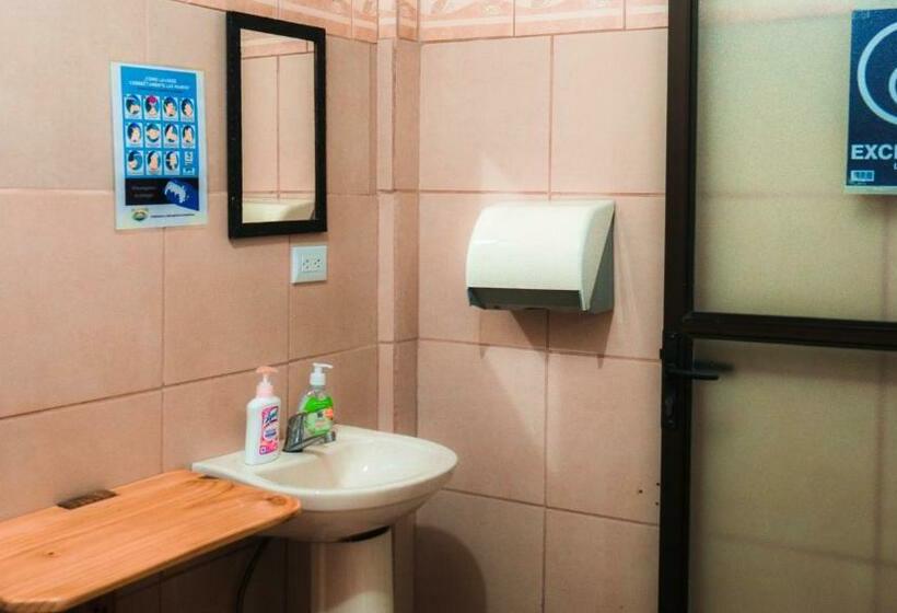 اتاق استاندارد چهار تخته, Monte Los Lirios Lodge