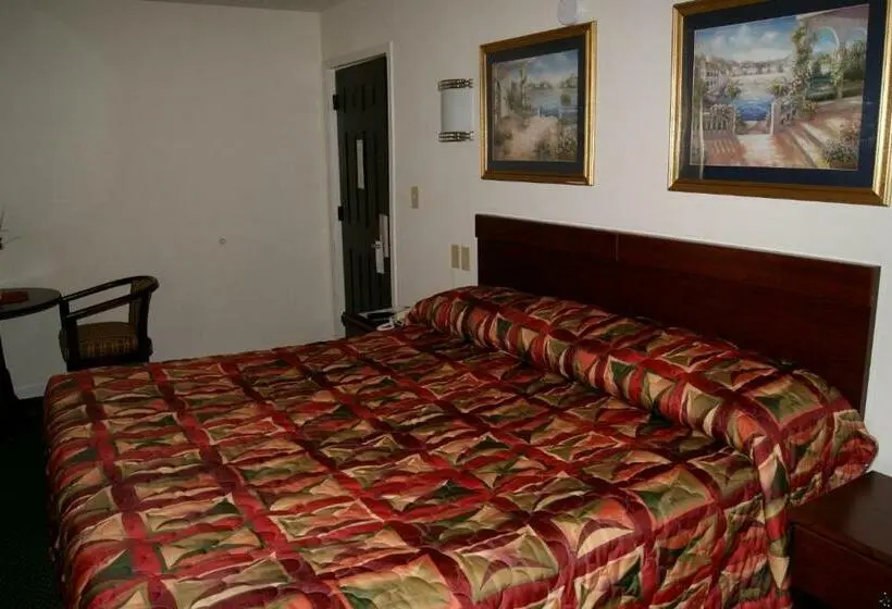 キングサイズベッドのスタンダードルーム, American Inn And Suites