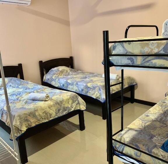 بنجلو قياسى مطل على البحر, Beachfront Vista Hermosa