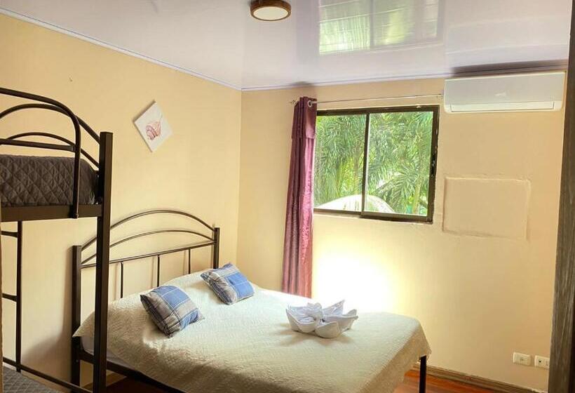 샬레, Beachfront Vista Hermosa