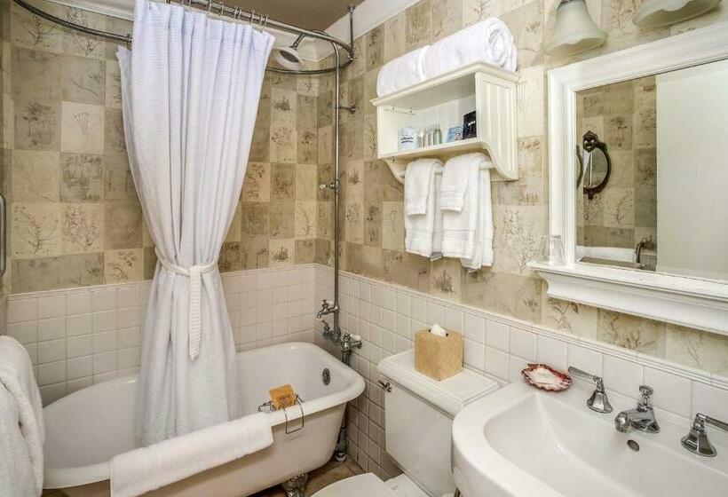 Люкс, Cannon Beach Hotel Collection