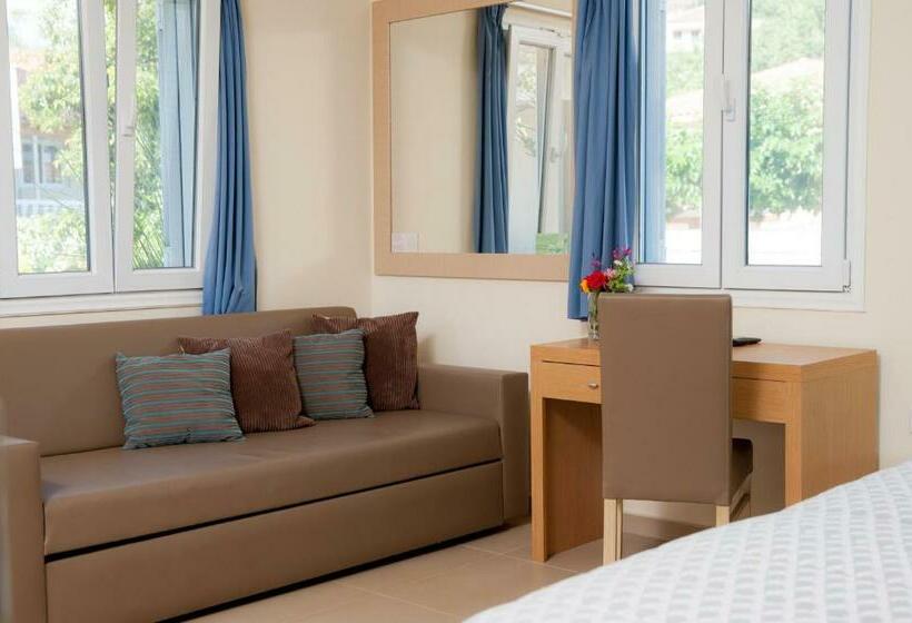 스탠다드 스튜디오, Estia