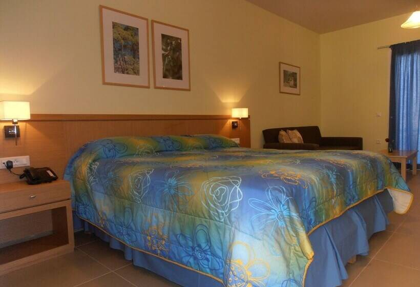 스탠다드 스튜디오, Estia