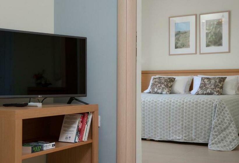 주니어 스위트, Estia