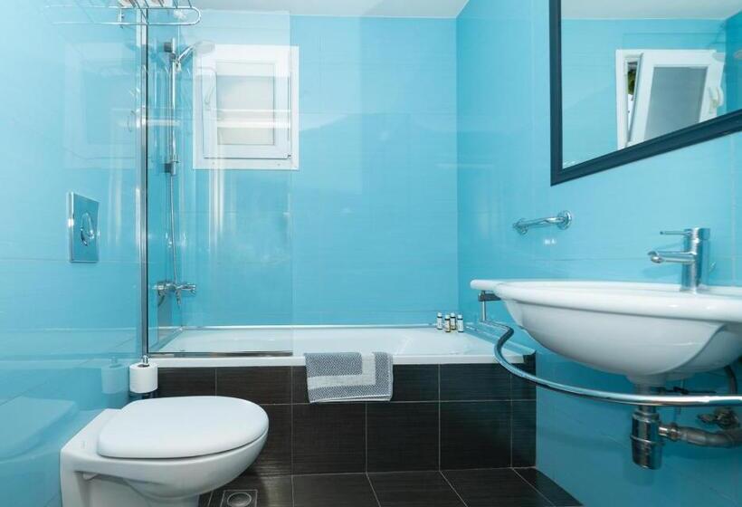 스탠다드 스튜디오, Estia