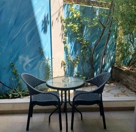 اتاق اکونومی, Estia
