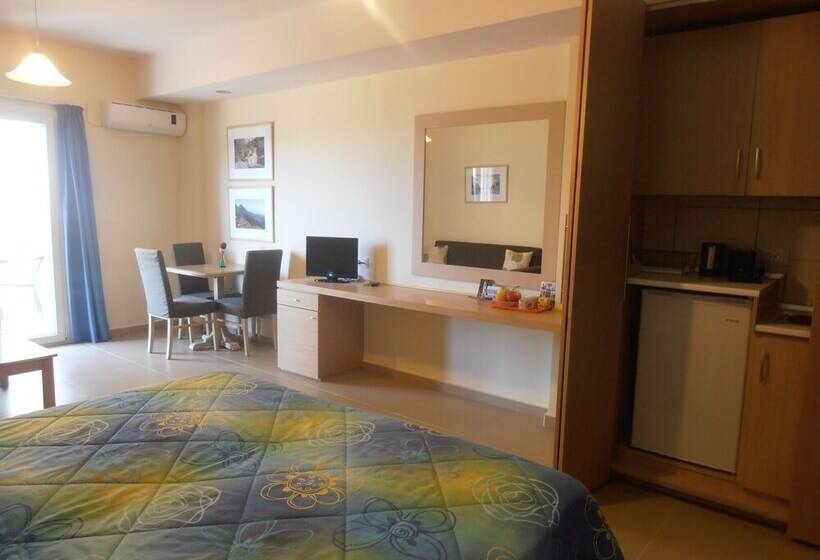 스탠다드 스튜디오 바다 전망, Estia