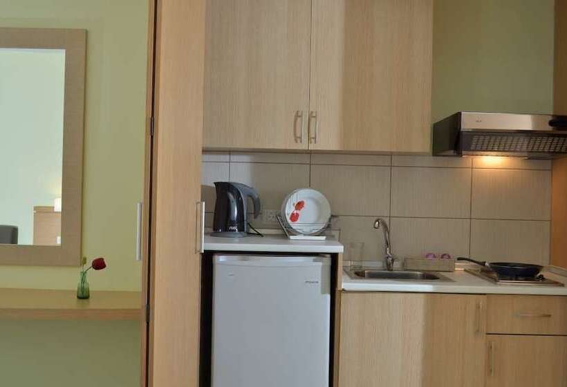 스탠다드 스튜디오 바다 전망, Estia