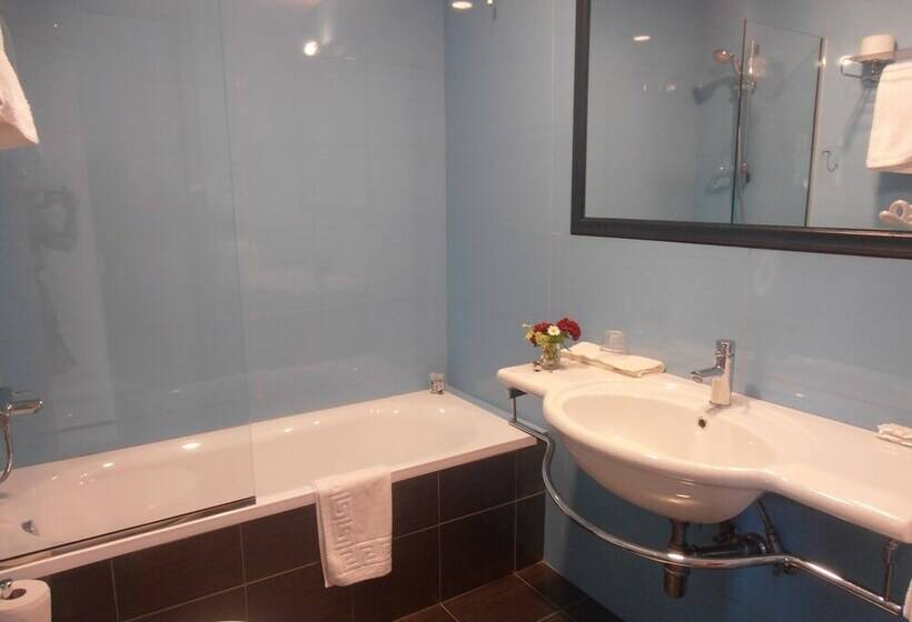 스탠다드 스튜디오, Estia