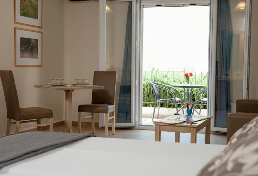 스탠다드 스튜디오, Estia