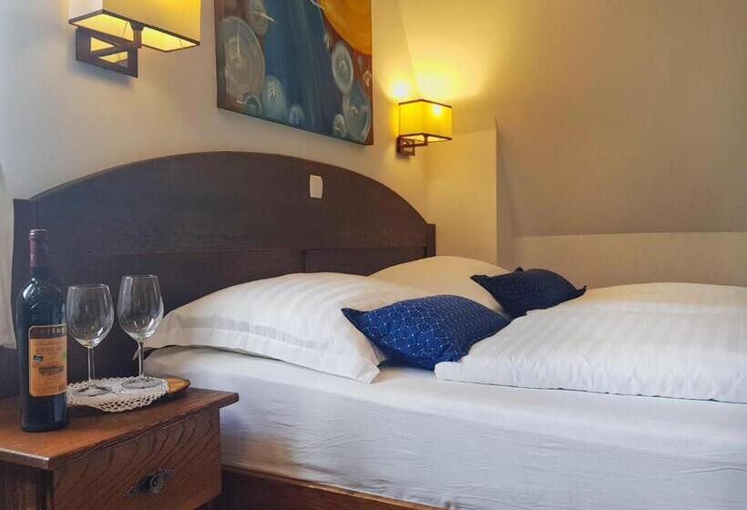 חדר סטנדרט לשלושה, Green Garden Plitvice Lakes