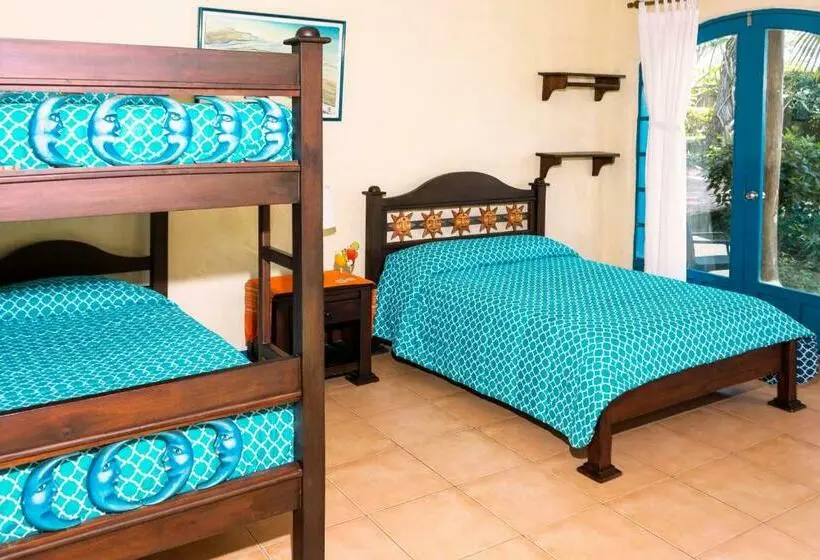 اتاق استاندارد سه نفره, Mantaraya Lodge