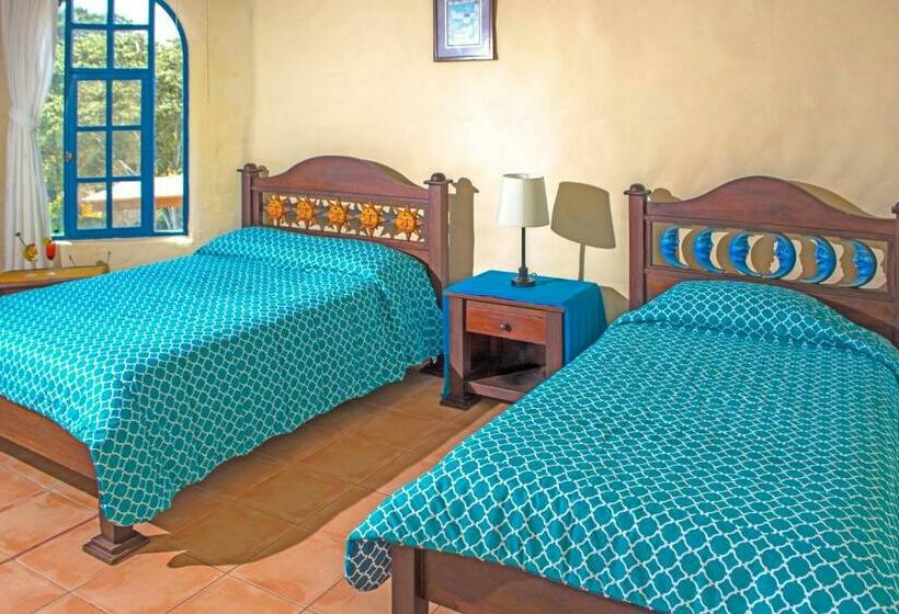 Номер Стандарт Трехместный, Mantaraya Lodge