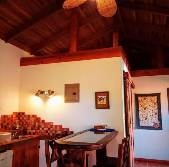 خانه 1 خوابه, Orosi Lodge