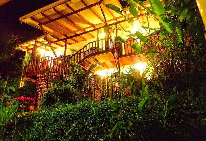 اتاق لوکس با چشمانداز باغ, Orosi Lodge