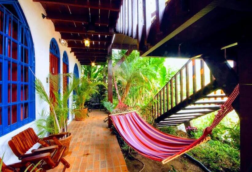 اتاق لوکس با چشمانداز باغ, Orosi Lodge