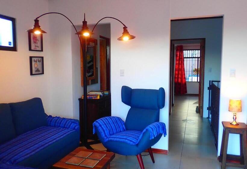 ویلای 3 خوابه, Orosi Lodge