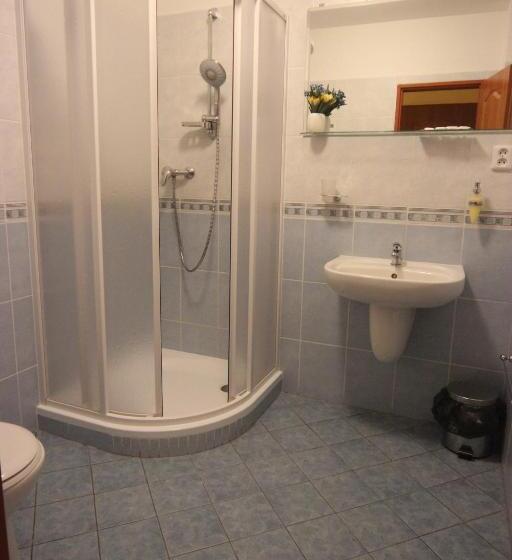 סוויטה, Pelikán