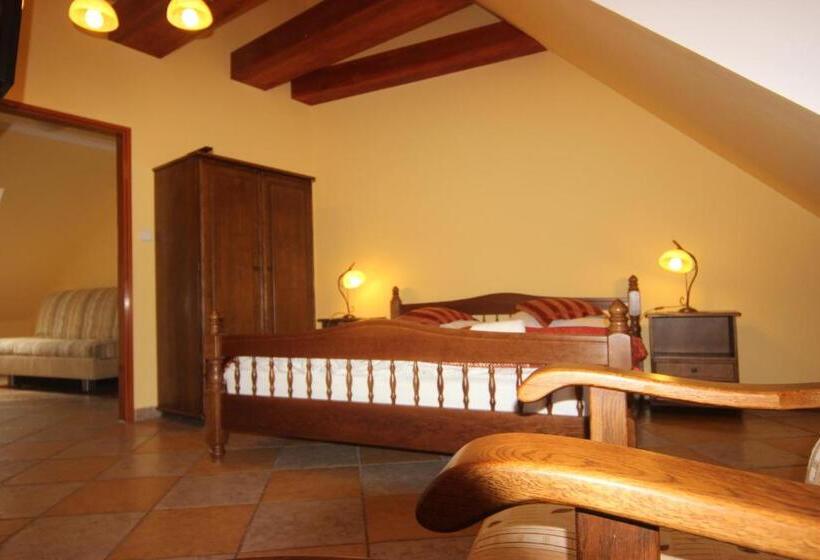 סוויטה, Pelikán