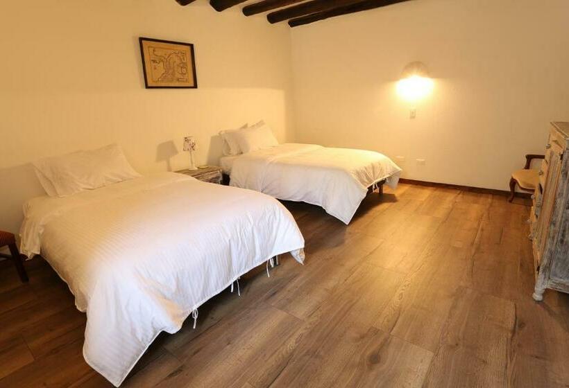 标准间, Plazuela De San Agustín