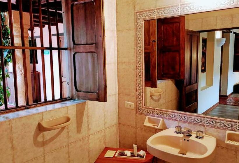 스위트 킹사이즈 침대, Plazuela De San Agustín