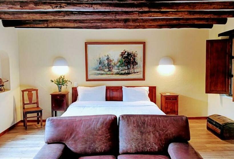 스위트 킹사이즈 침대, Plazuela De San Agustín