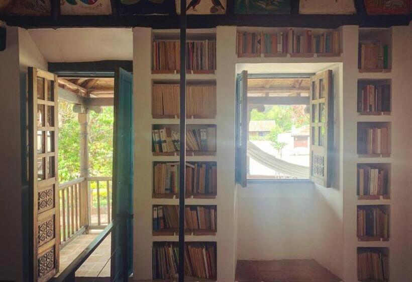 디럭스 스위트, Plazuela De San Agustín