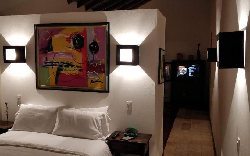 스탠다드 룸, Plazuela De San Agustín