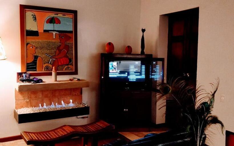 스탠다드 룸, Plazuela De San Agustín