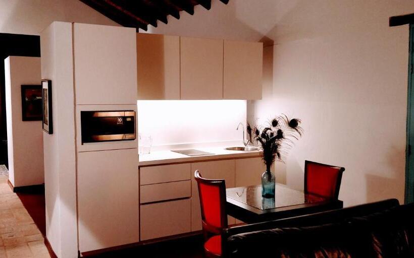 스탠다드 룸, Plazuela De San Agustín