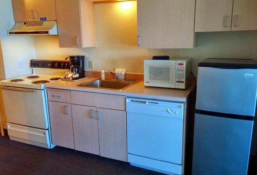 جناح, Surfside Resort