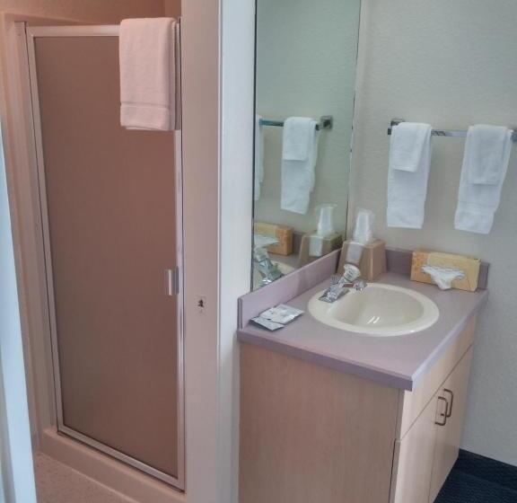 جناح سرير كينج, Surfside Resort