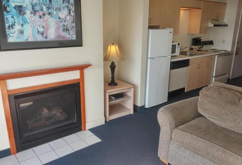 جناح, Surfside Resort