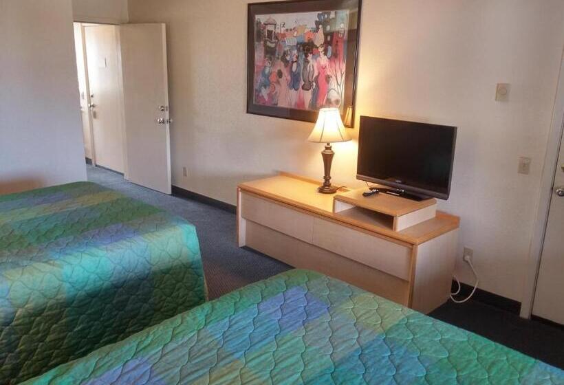 جناح, Surfside Resort