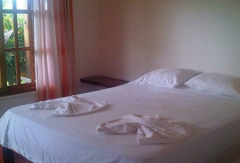 اتاق استاندارد, Three Monkeys