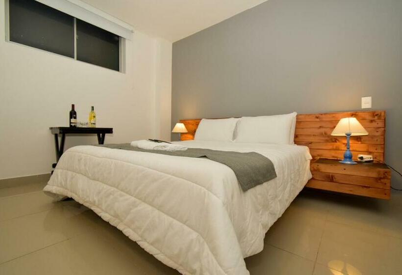 标准间, Tik Medellin