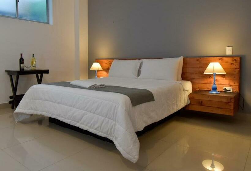 标准间, Tik Medellin