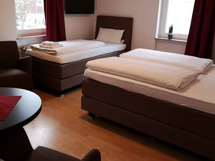 חדר קלאסי לשלושה, Tuniberg Restaurant