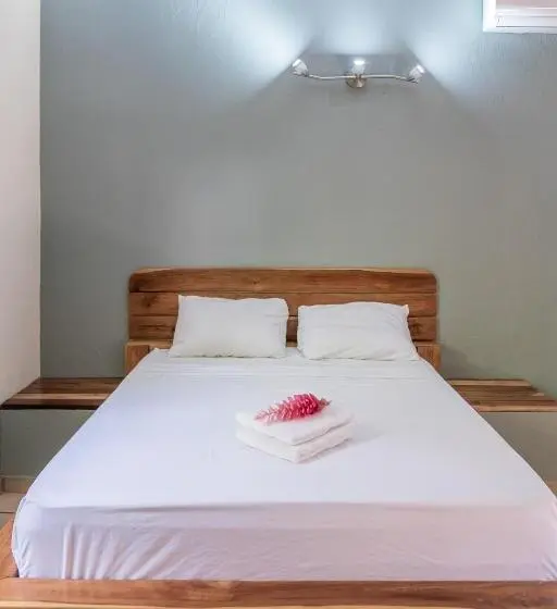 بانگلوی استاندارد, Zula Inn Apart