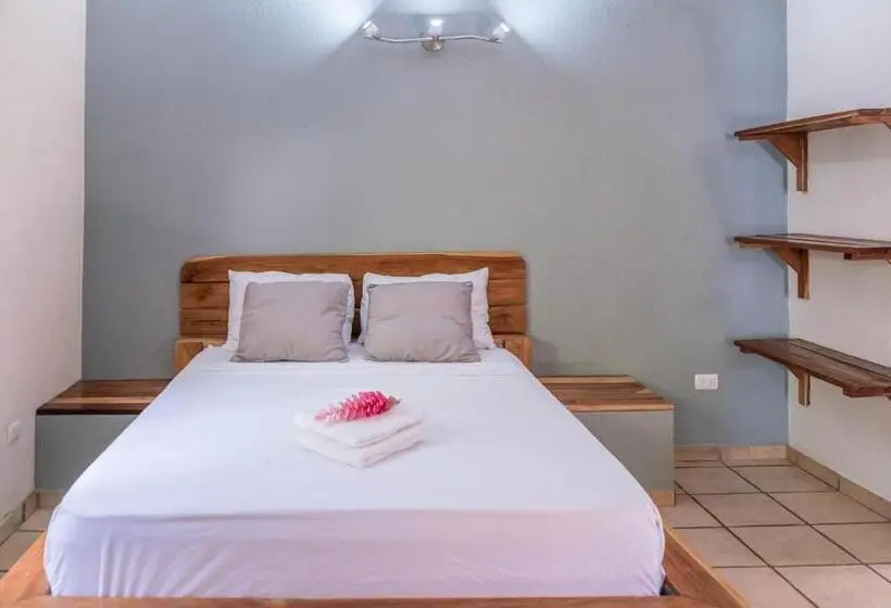 بانگلوی استاندارد, Zula Inn Apart