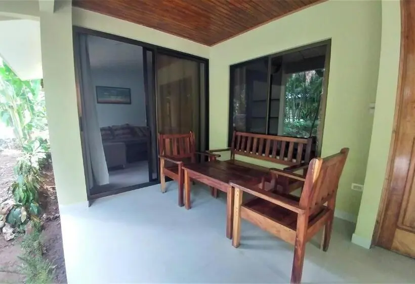 استودیوی لوکس, Zula Inn Apart