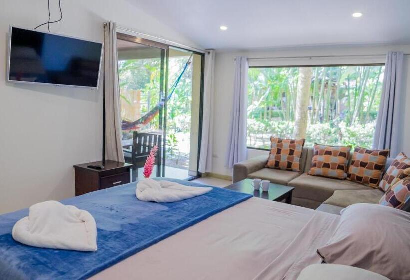 סטודיו דלוקס, Zula Inn Apart