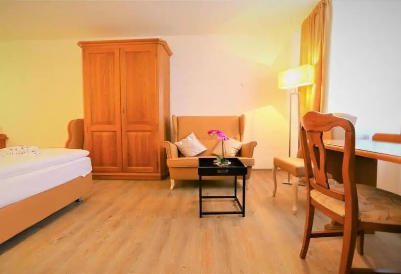 Perhesviitti, Parkhotel Forsthaus